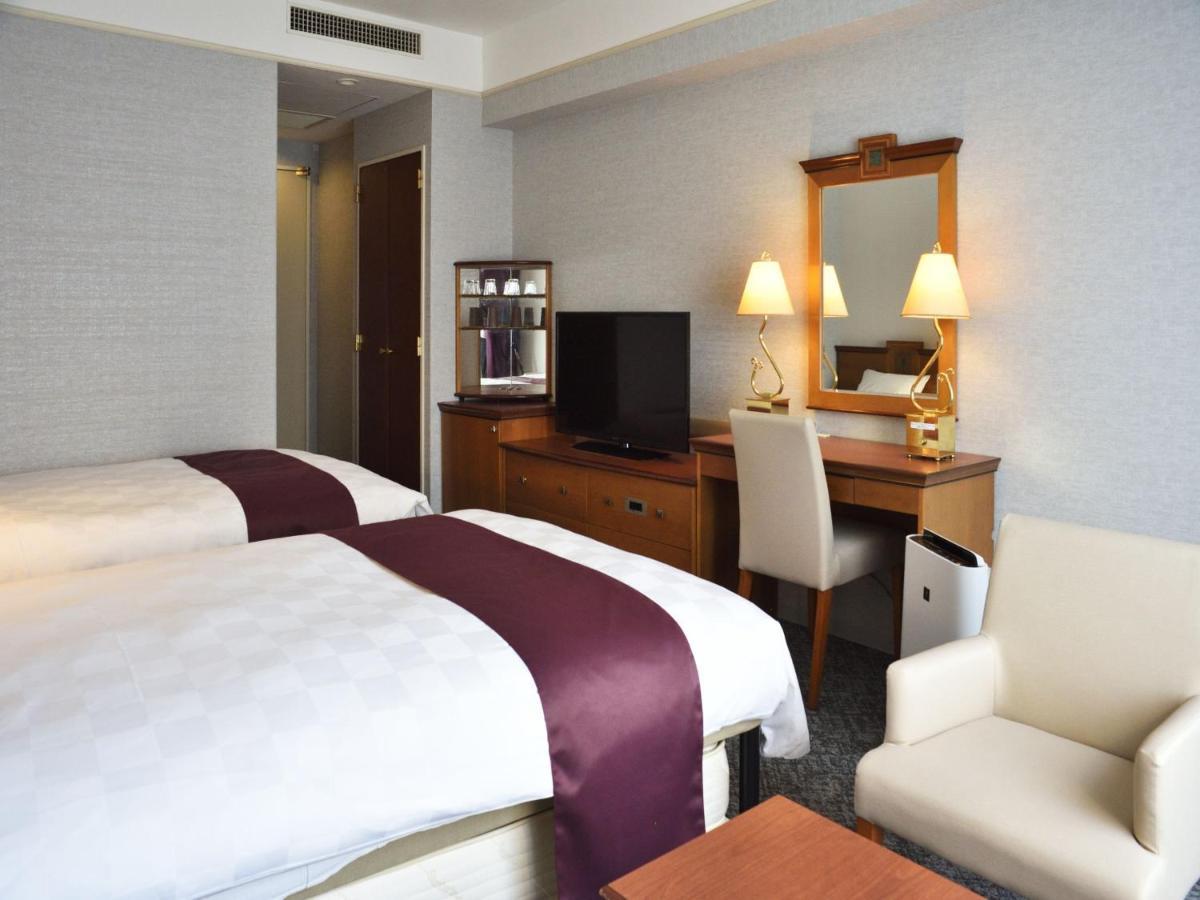 Hotel Court